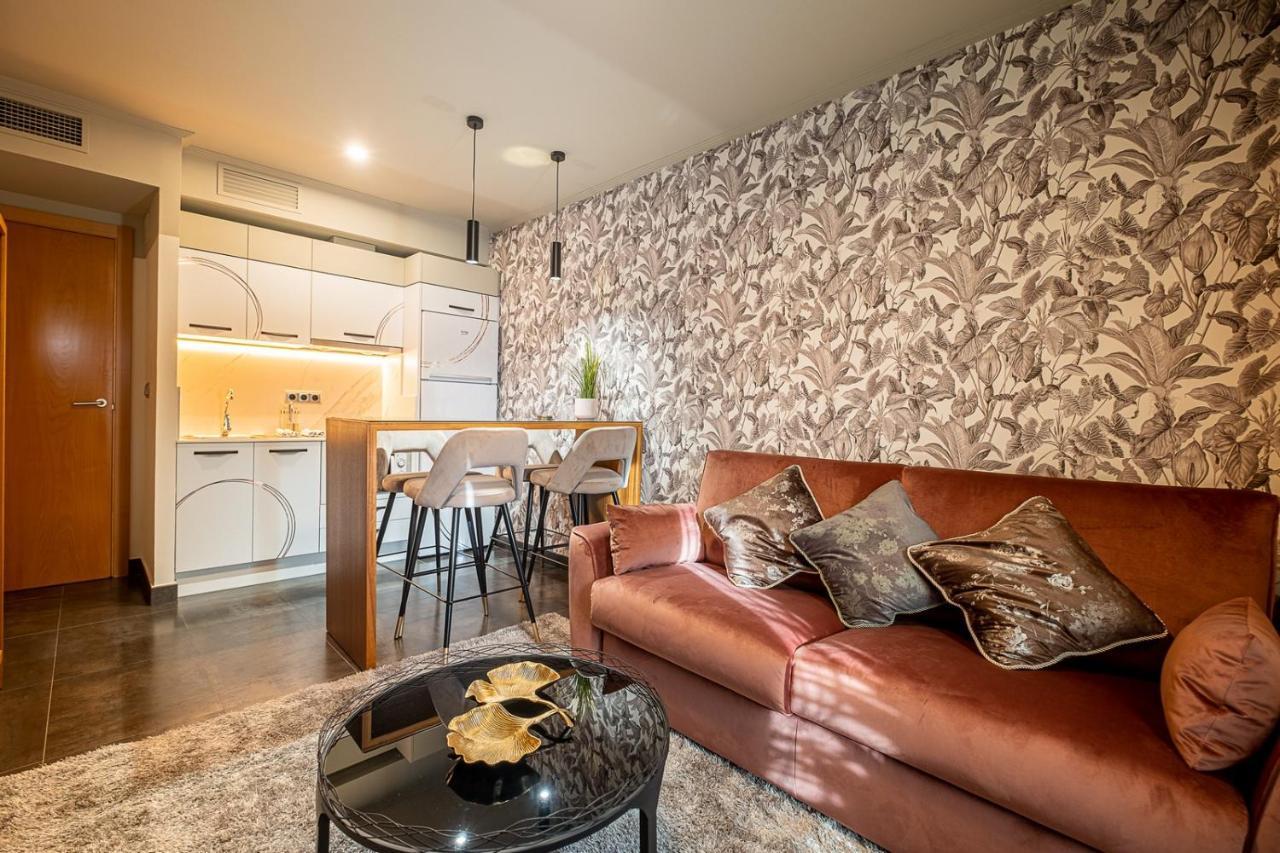 On Suites Sevilla Apartments Designed For Adults Luaran gambar